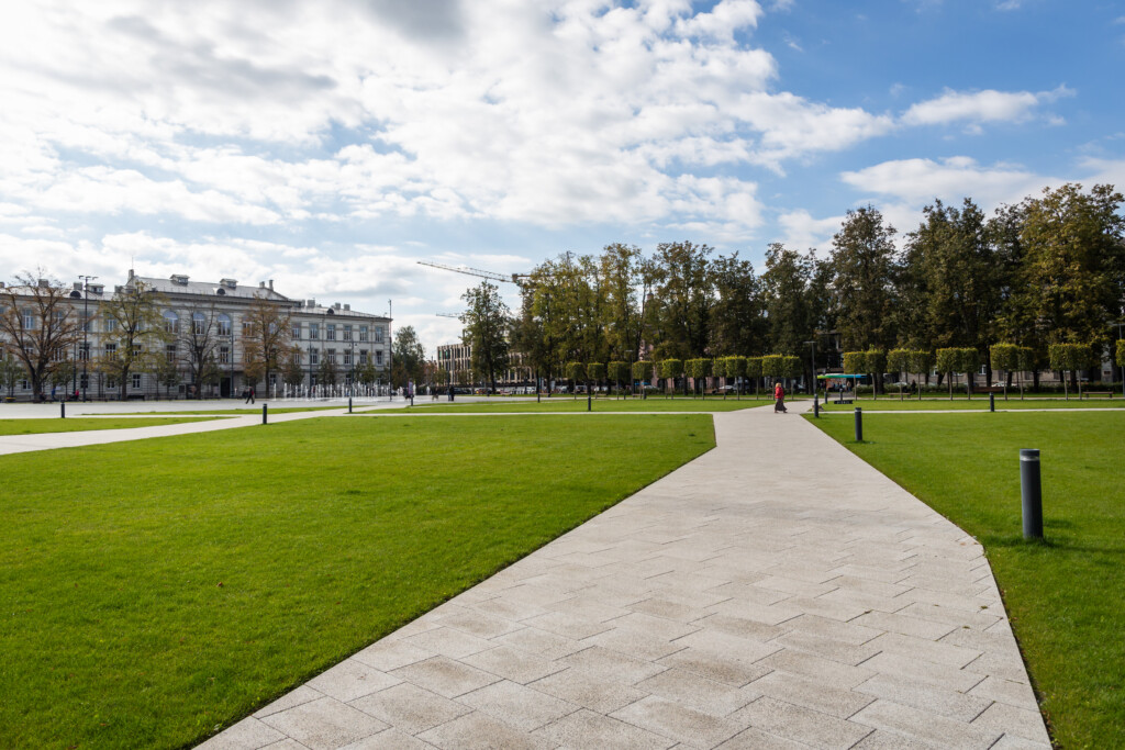 Lukiškių aikštė, Plaza 6x4 Quartz